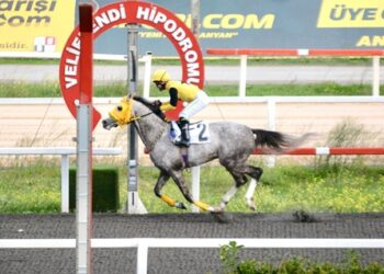 Kanuni Sultan Süleyman Koşusu’nu üst üste üçüncü kez Deniz Efe kazandı